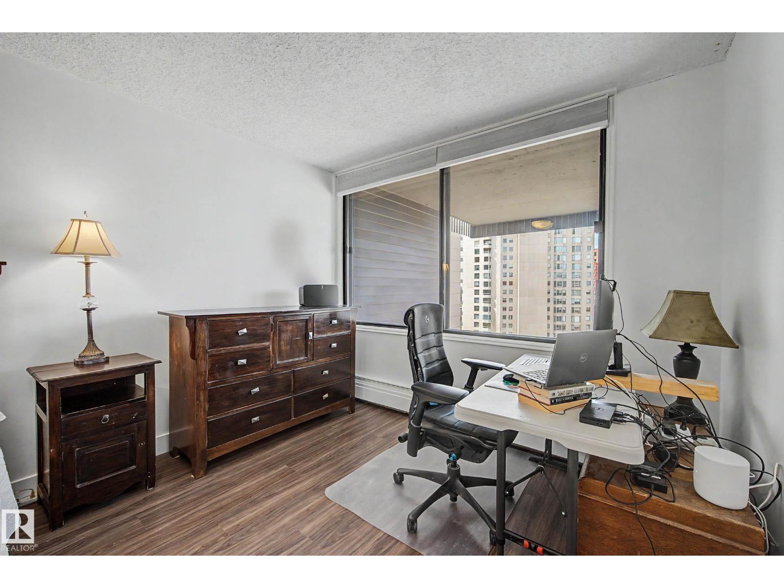 #1205 10045 118 ST NW - 46