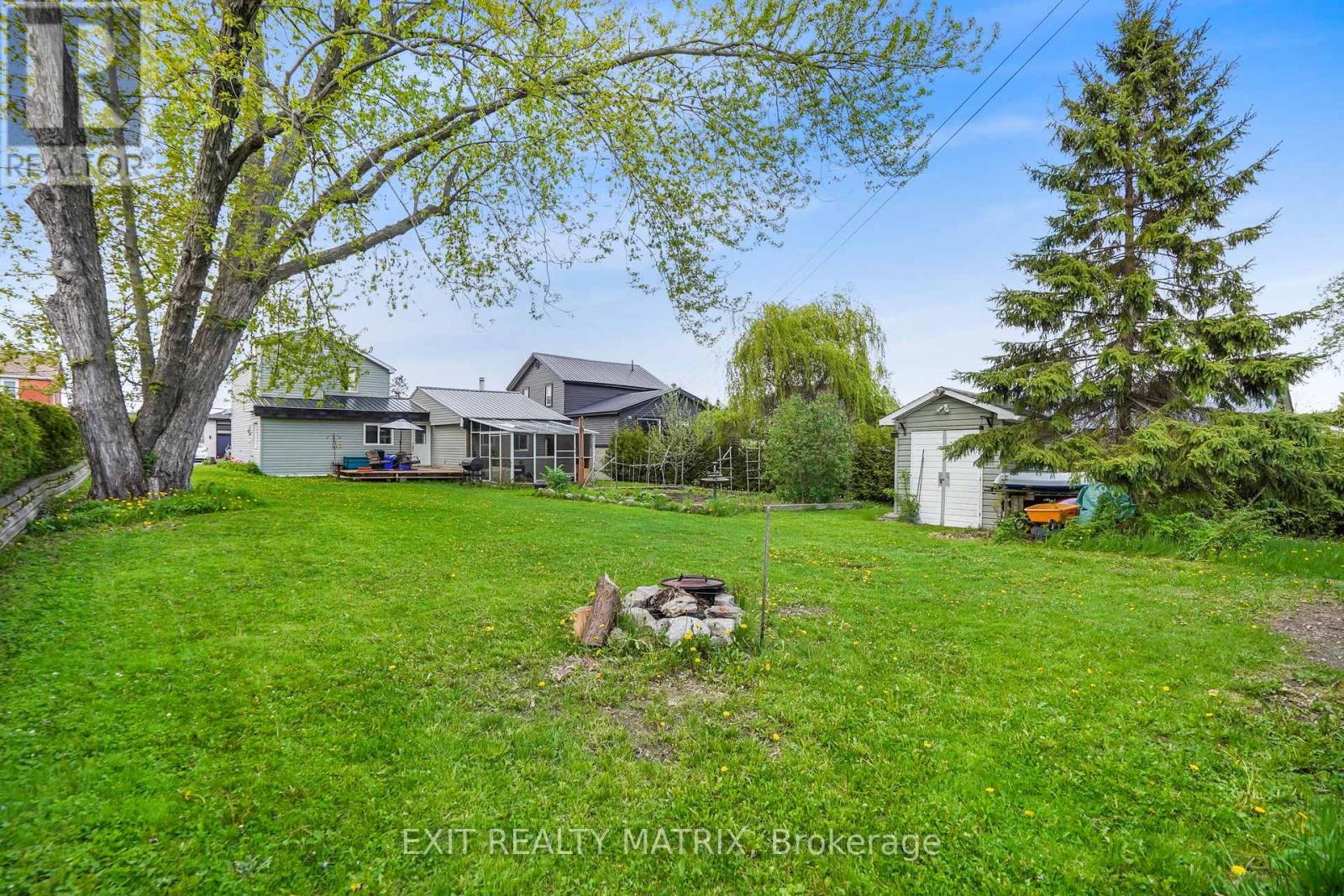 975 QUEEN STREET - 28