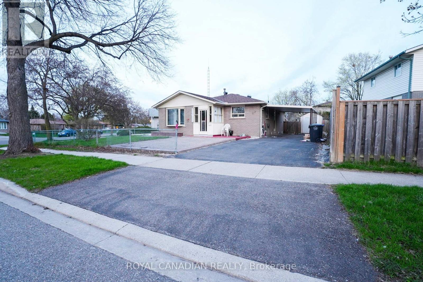 67 SUTHERLAND AVENUE - 3