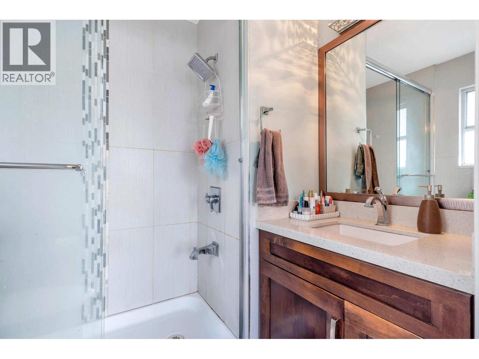 7162 GLADSTONE STREET, Vancouver