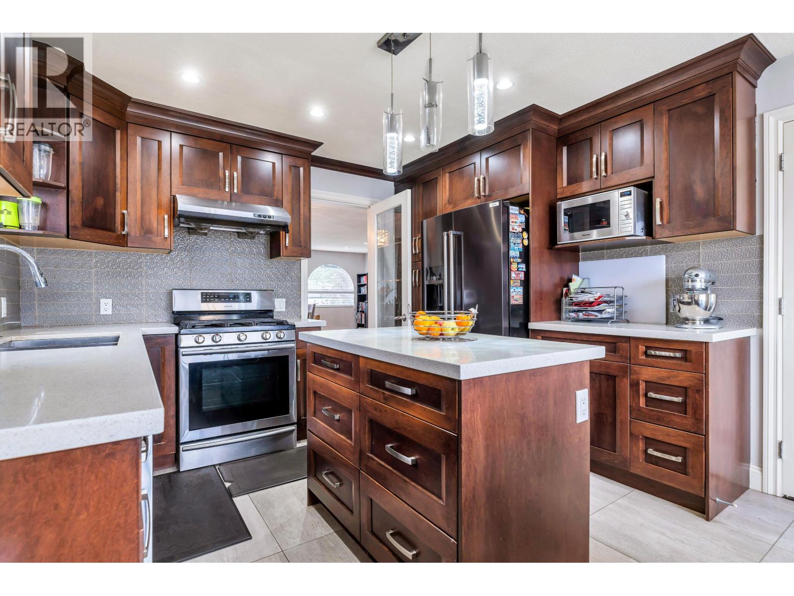 7162 GLADSTONE STREET, Vancouver