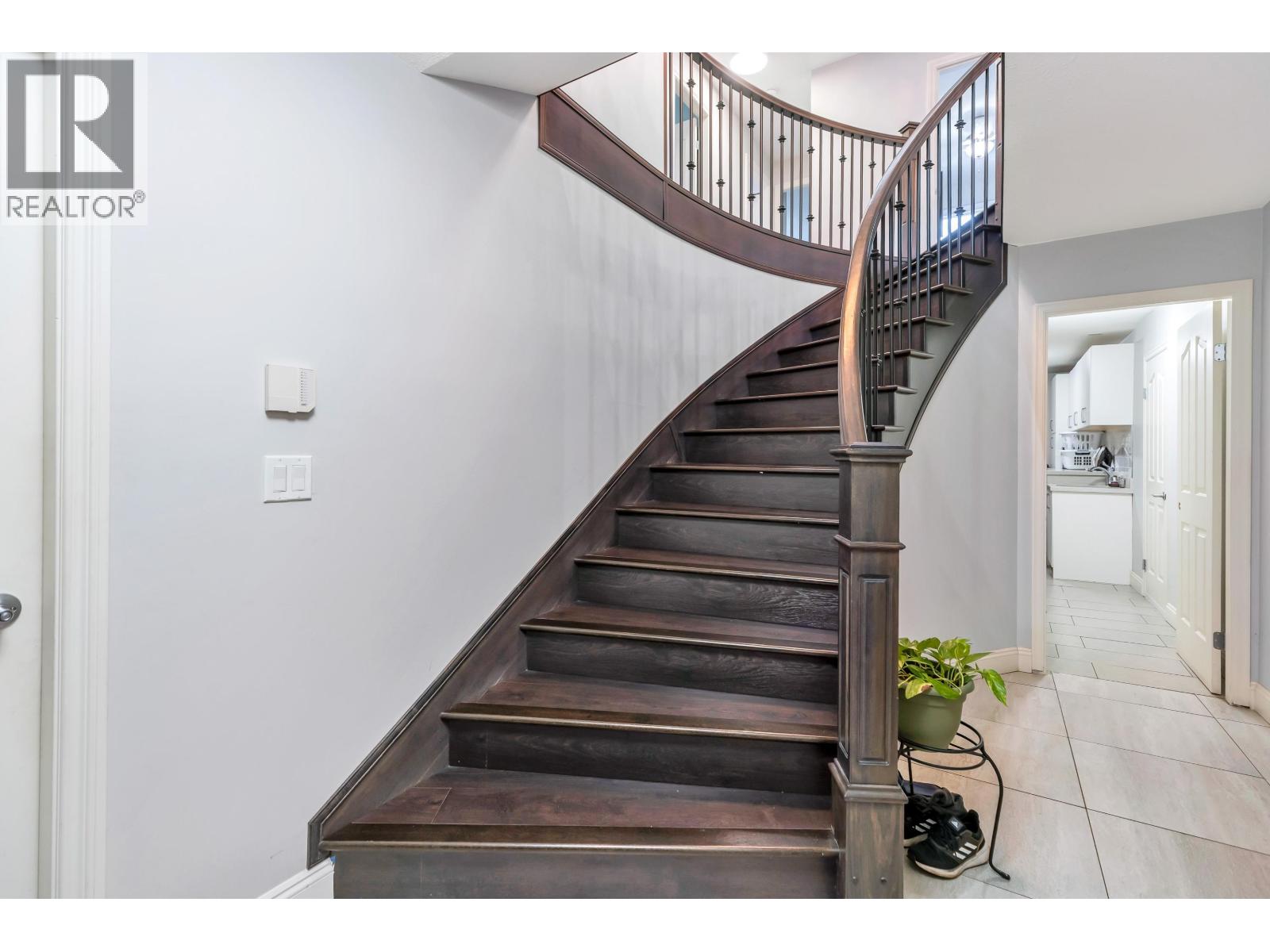 7162 GLADSTONE STREET, Vancouver