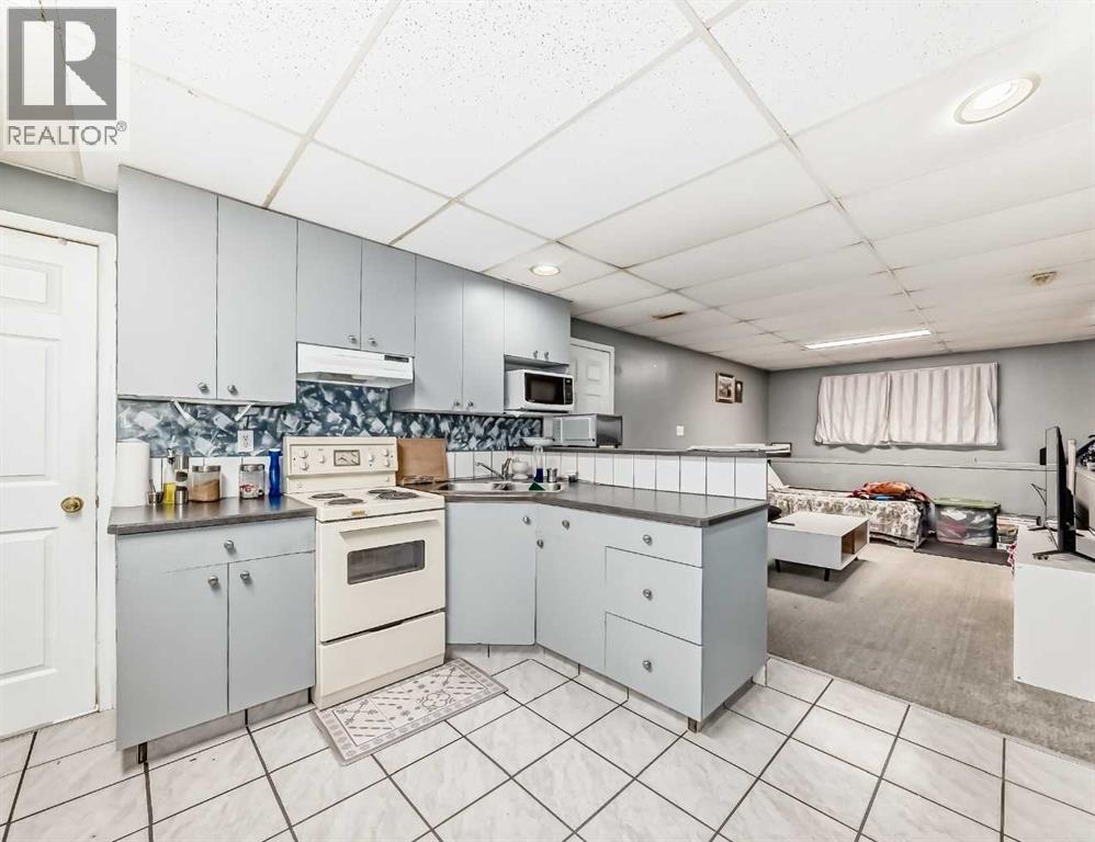 202 Saddlemead Green NE - 18