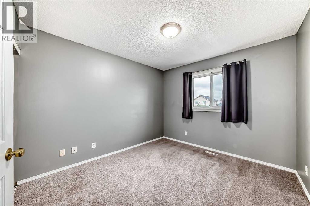 202 Saddlemead Green NE - 12