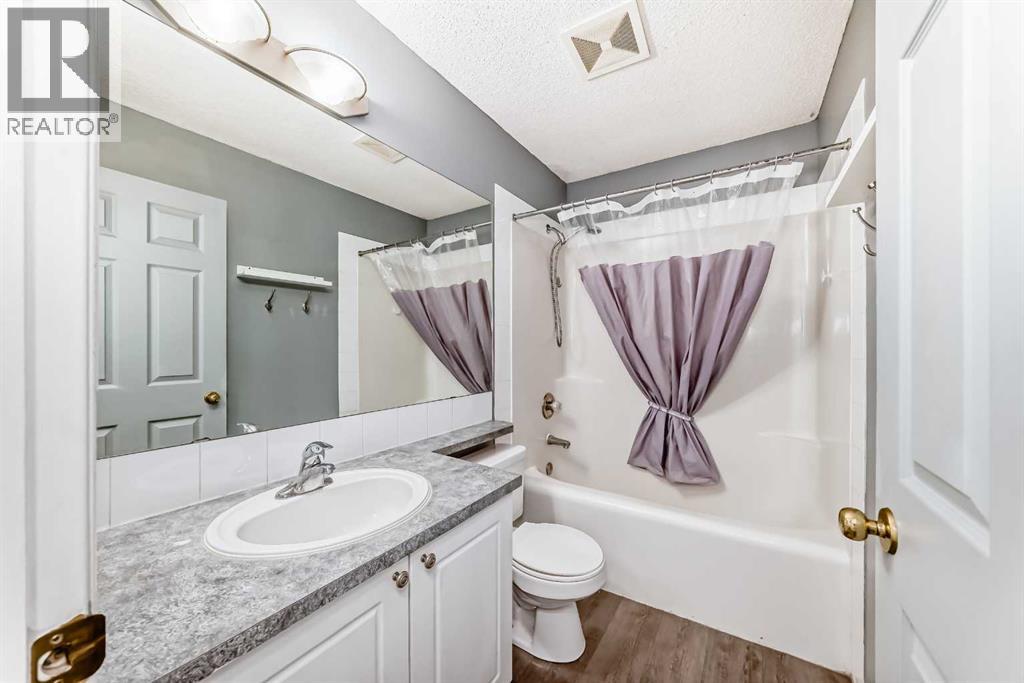 202 Saddlemead Green NE - 15