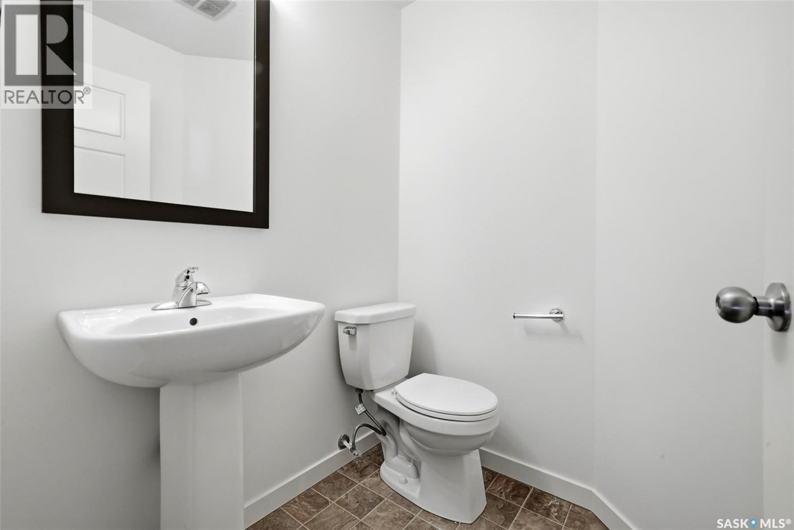 #92 5250 Aerodrome ROAD - 11