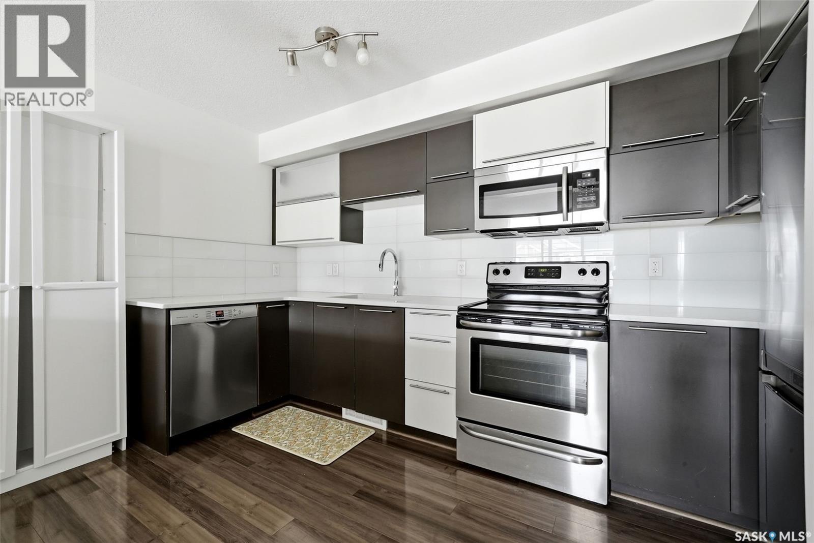 #92 5250 Aerodrome ROAD - 7