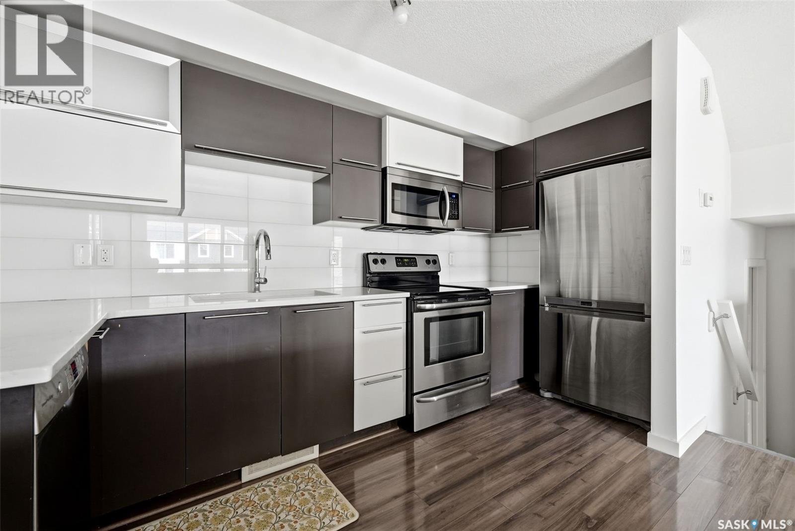 #92 5250 Aerodrome ROAD - 8