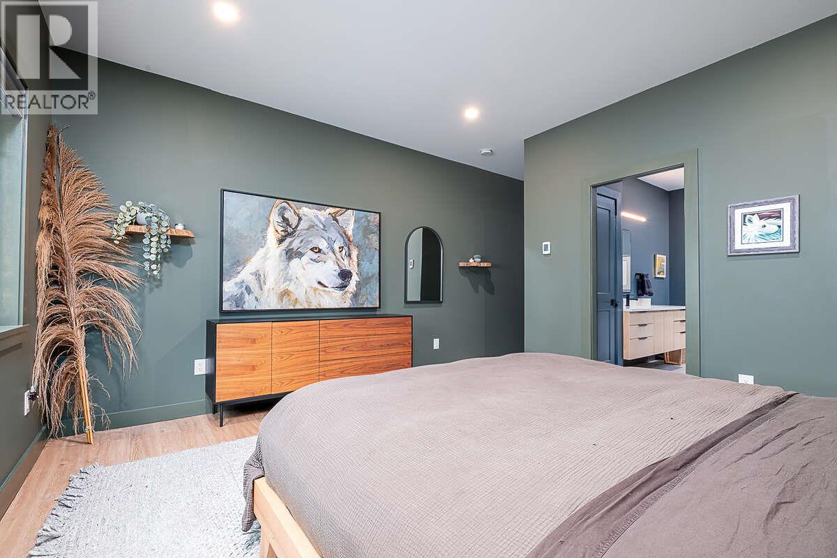 1126 CALDERA Road, Rossland
