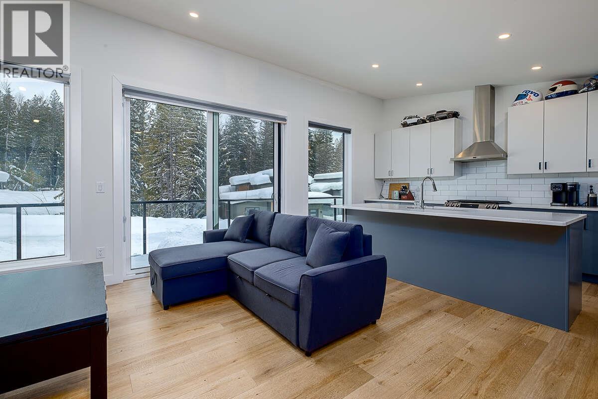 1126 CALDERA Road, Rossland
