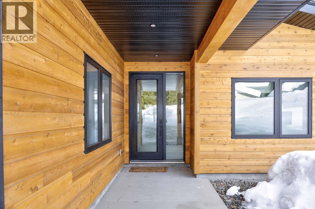1126 CALDERA Road, Rossland