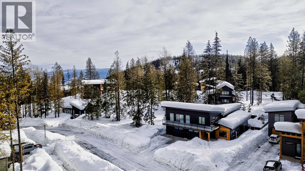 1126 CALDERA Road, Rossland