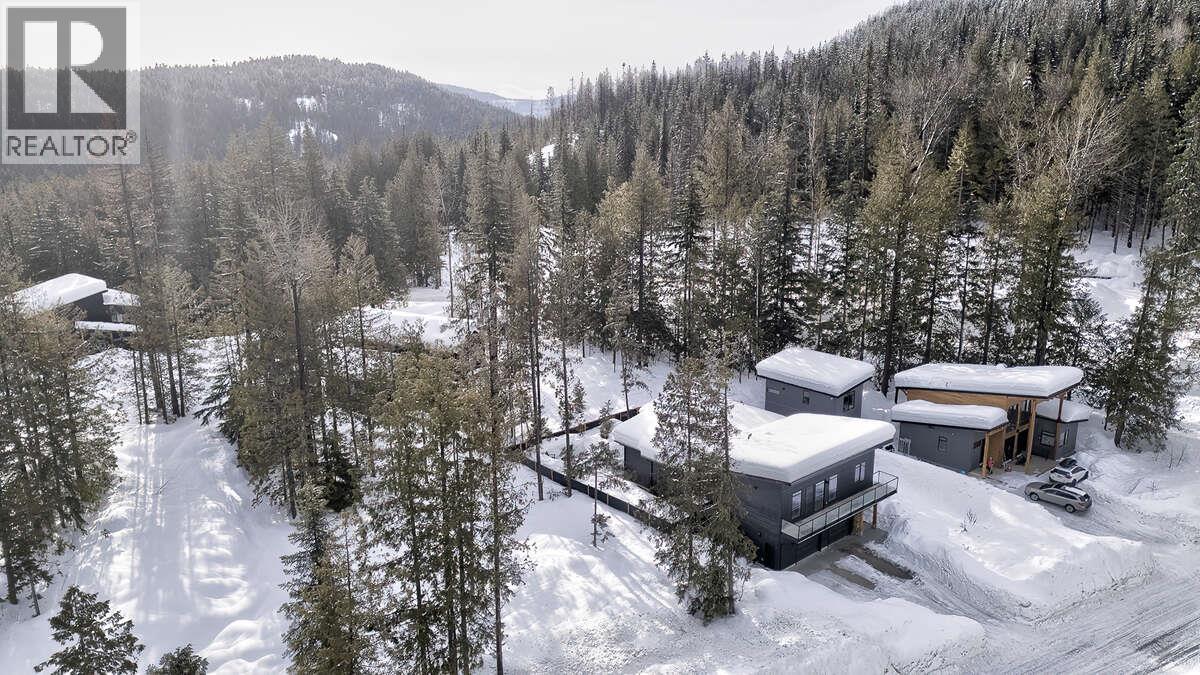 1126 CALDERA Road, Rossland