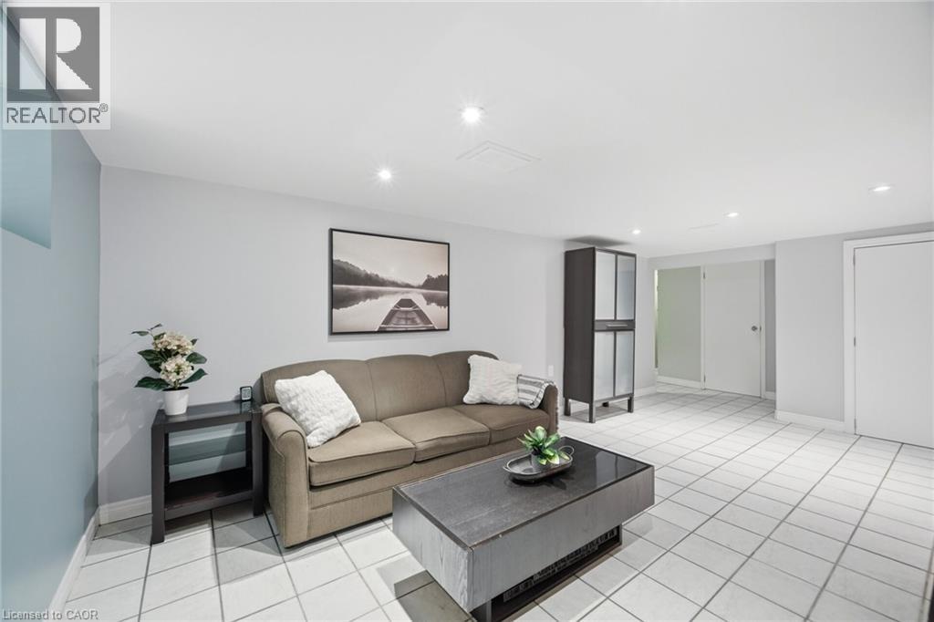 94 CLARENDON Avenue, Hamilton, Ontario, L9A3A3 — Photo 18