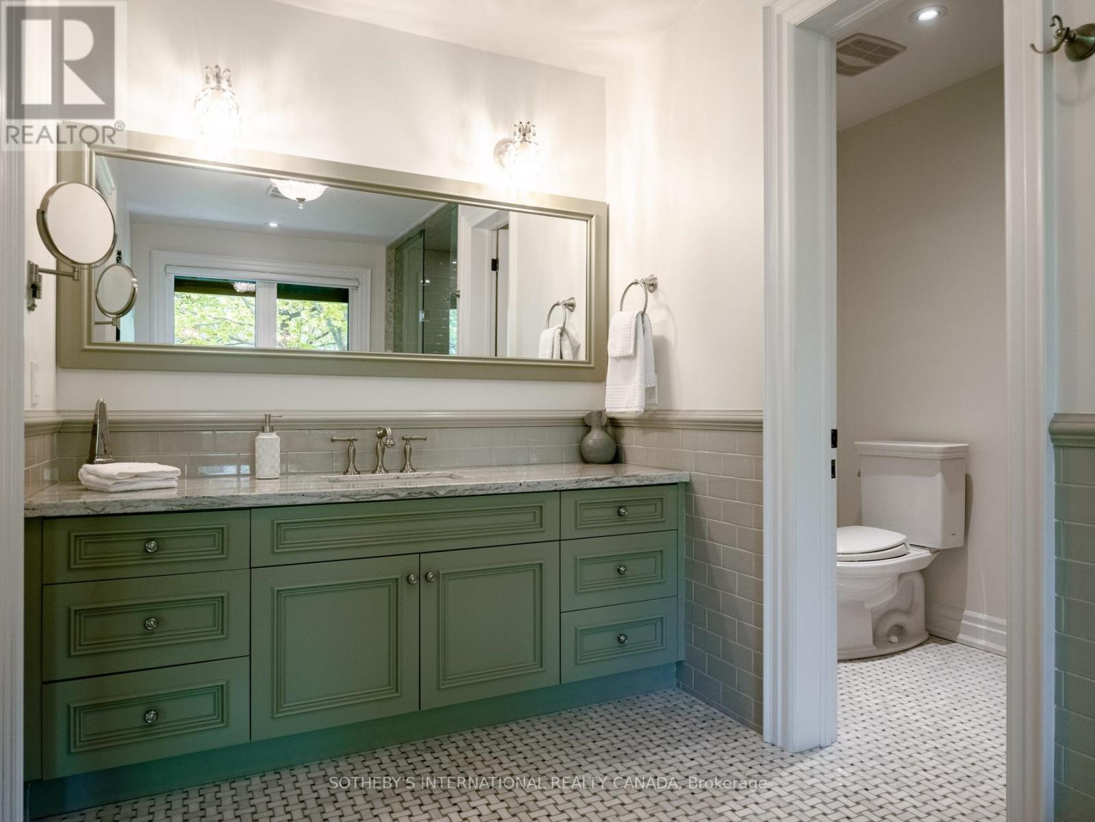 74 FOUR OAKS GATE - 26