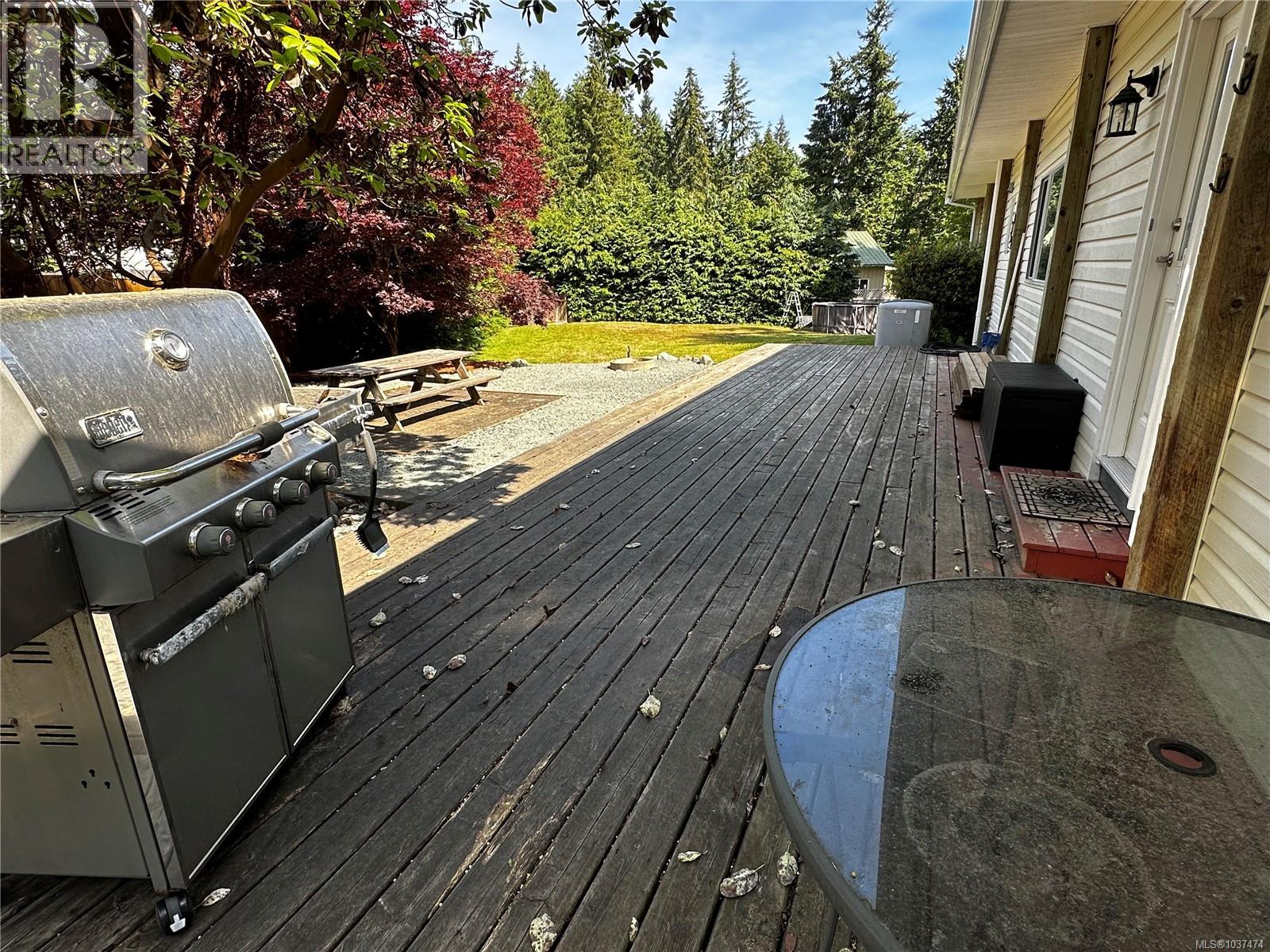 1864 Bates Rd, Courtenay