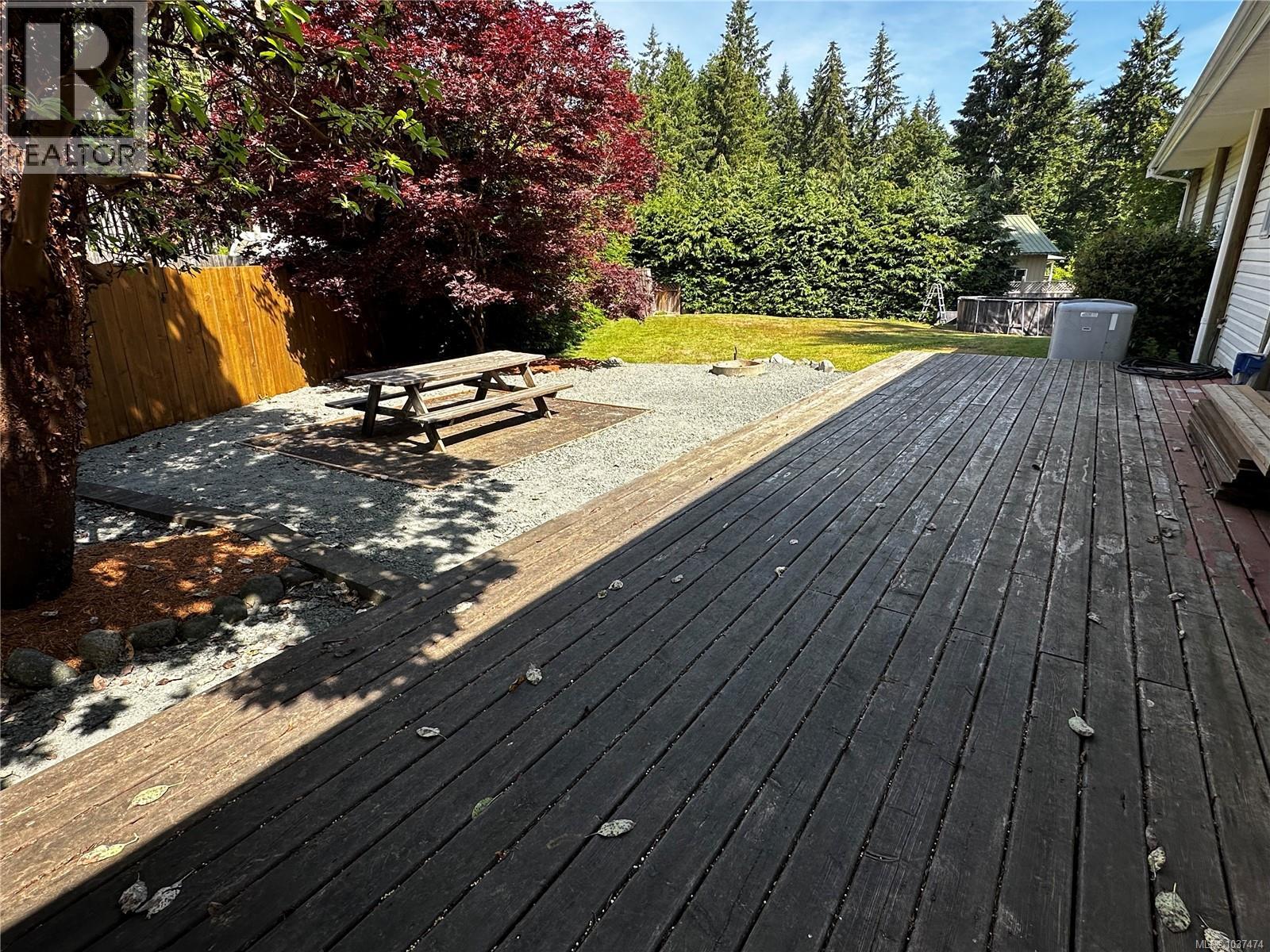 1864 Bates Rd, Courtenay