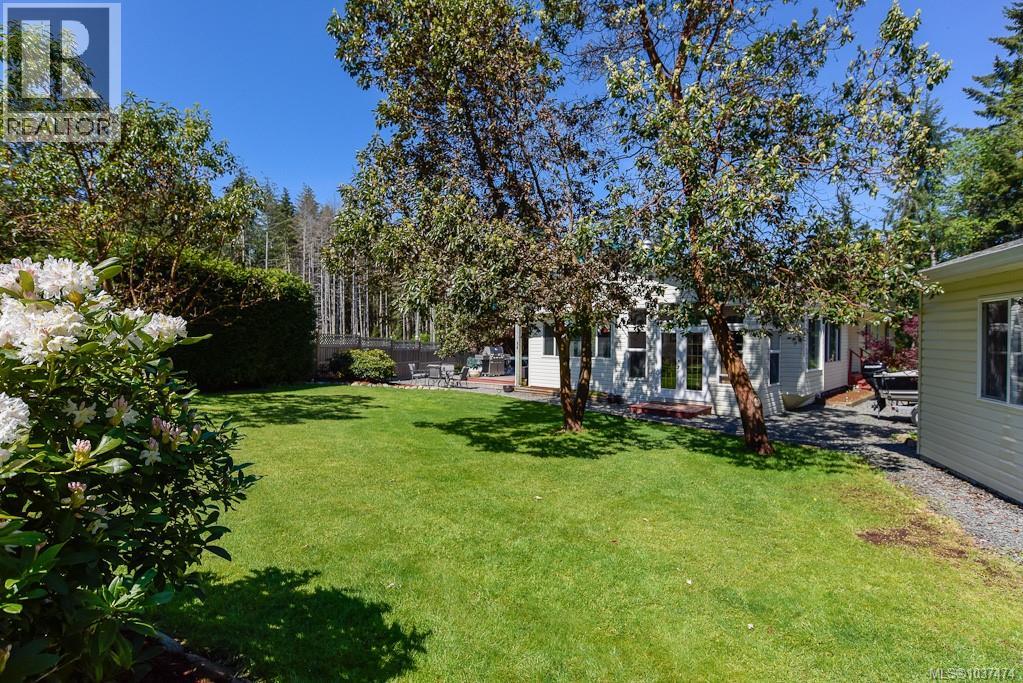 1864 Bates Rd, Courtenay