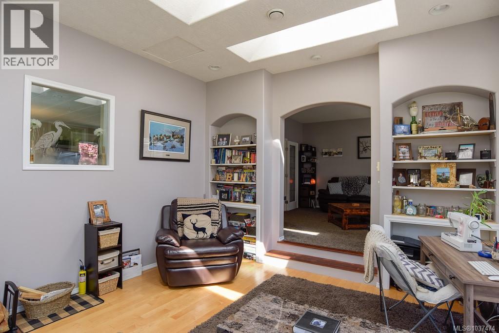 1864 Bates Rd, Courtenay