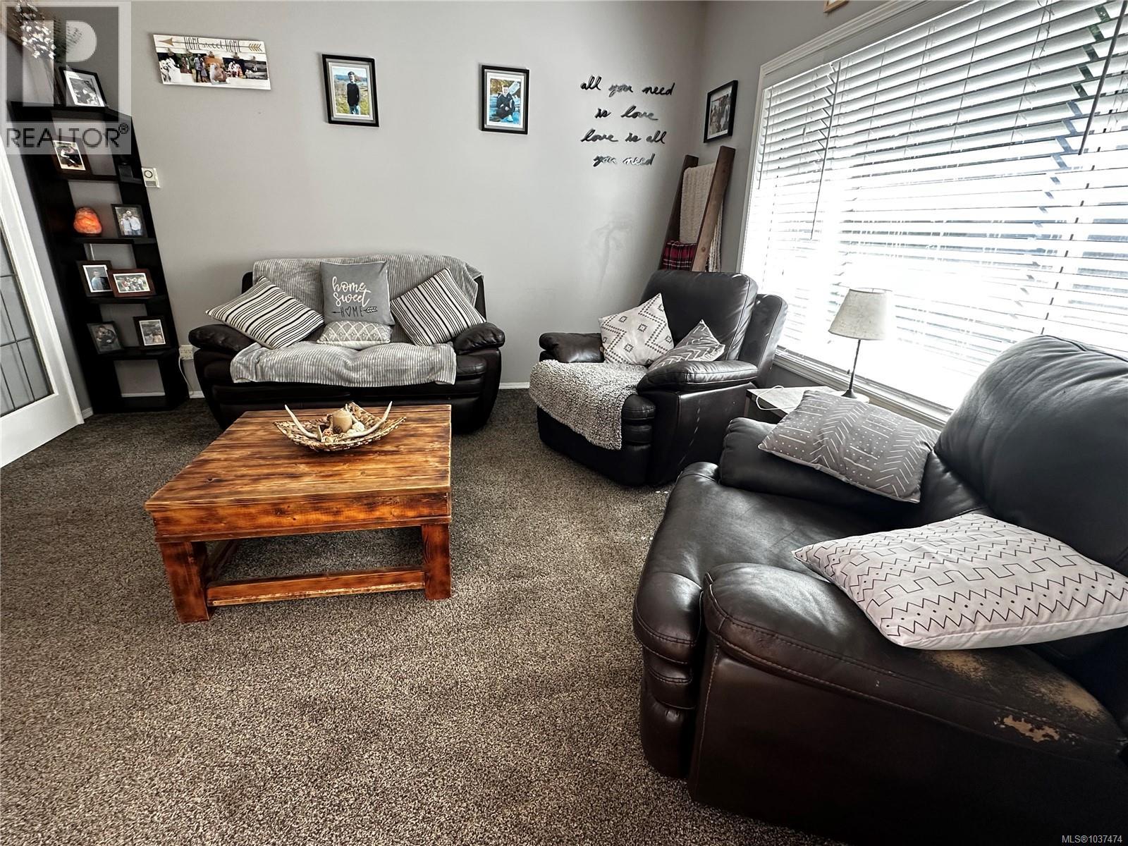 1864 Bates Rd, Courtenay