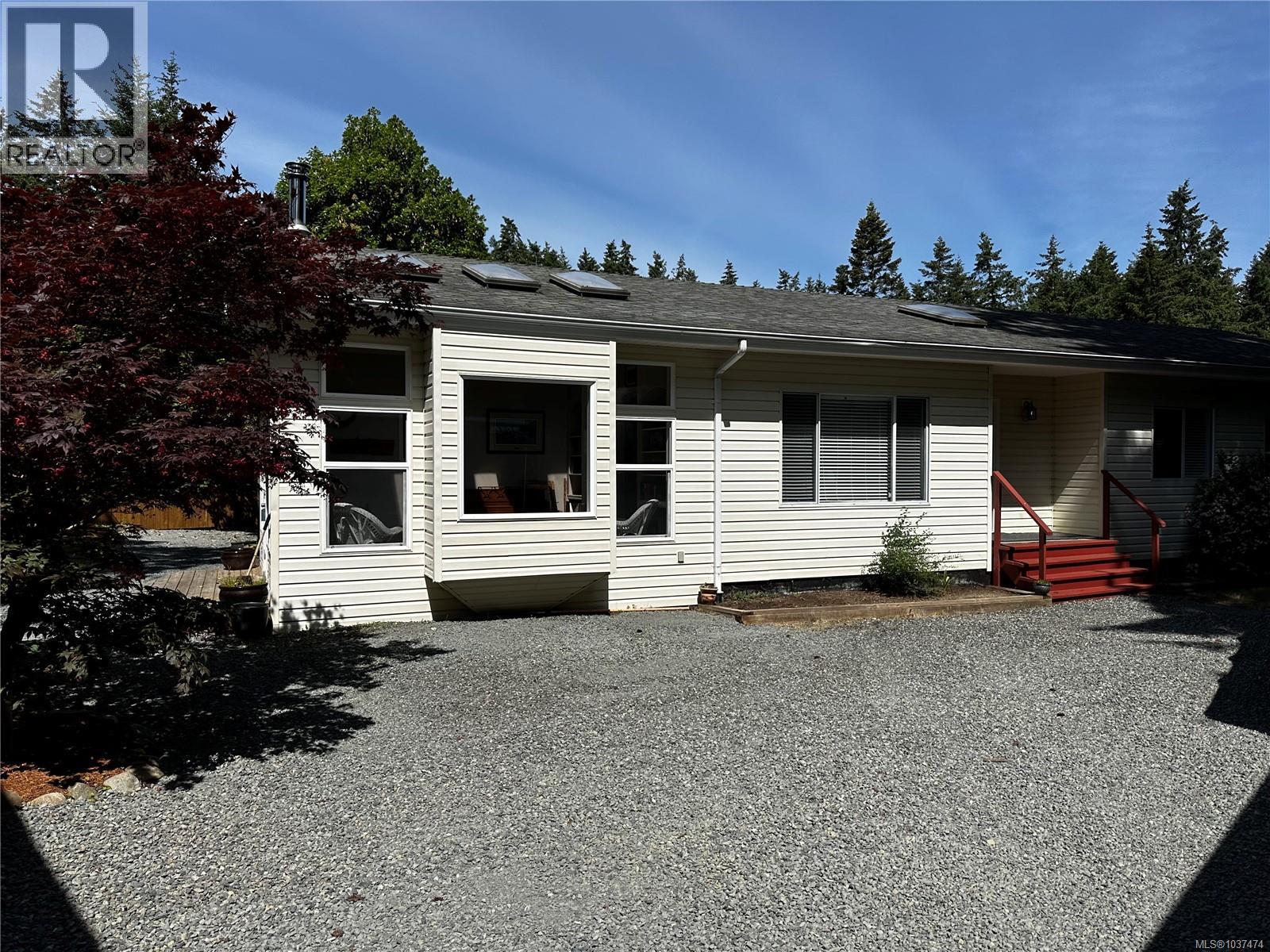 1864 Bates Rd, Courtenay