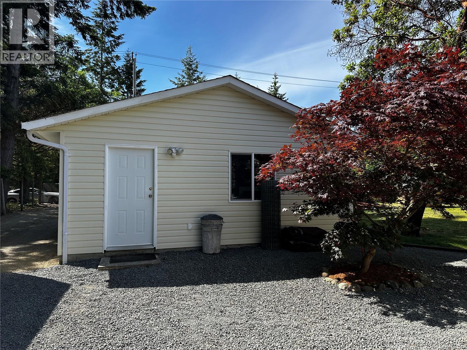 1864 Bates Rd, Courtenay