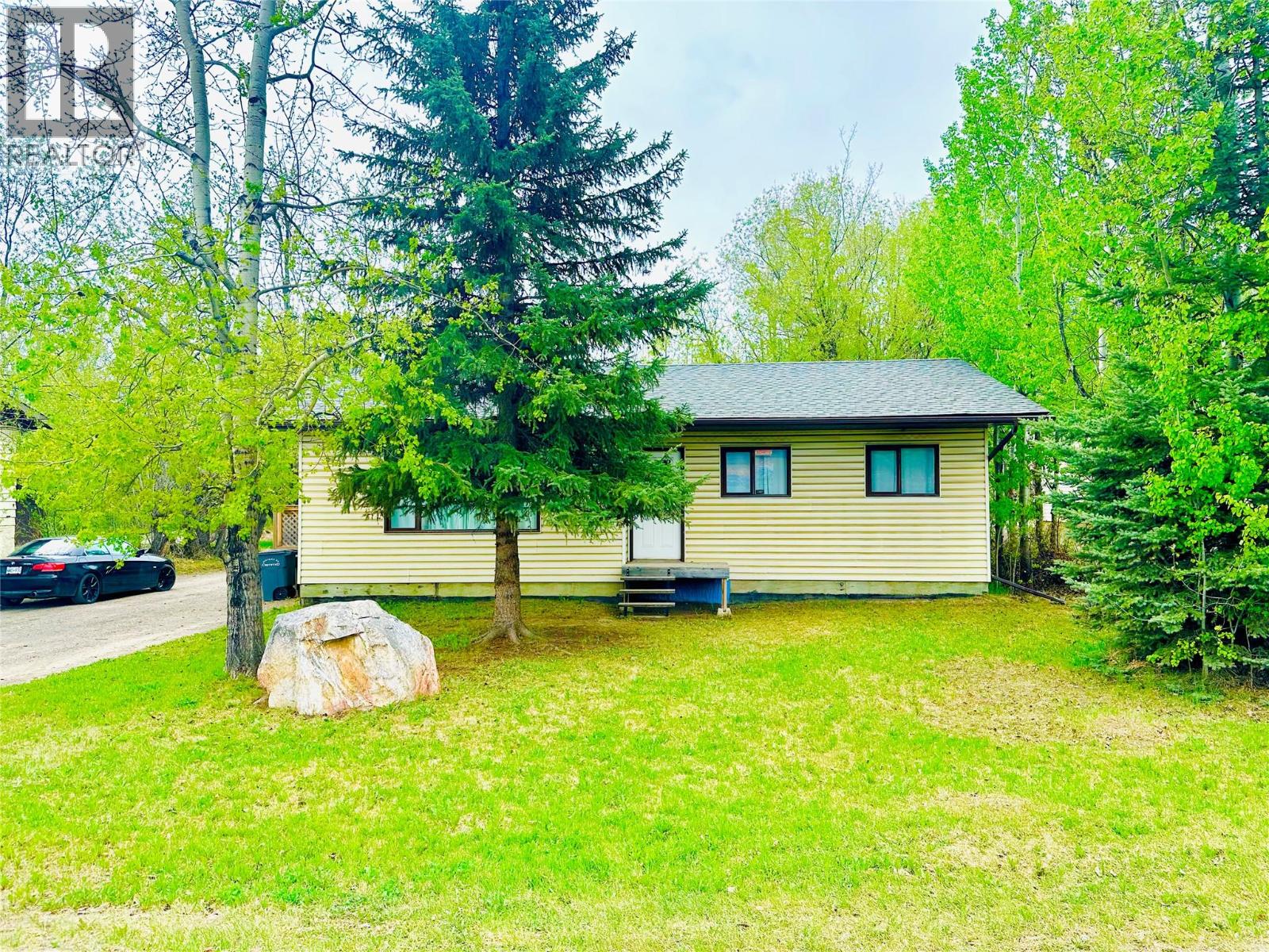 4557 Veterans Way, Chetwynd