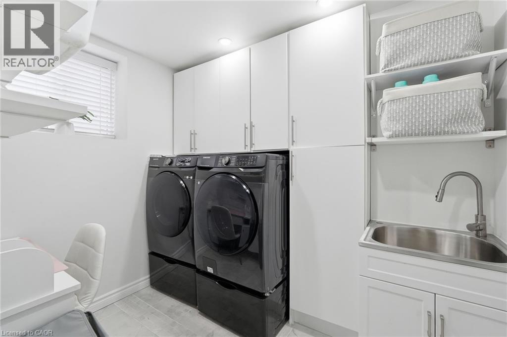109 RAY Street N - 21
