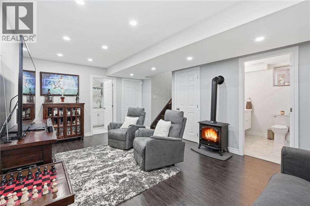 109 RAY Street N - 19