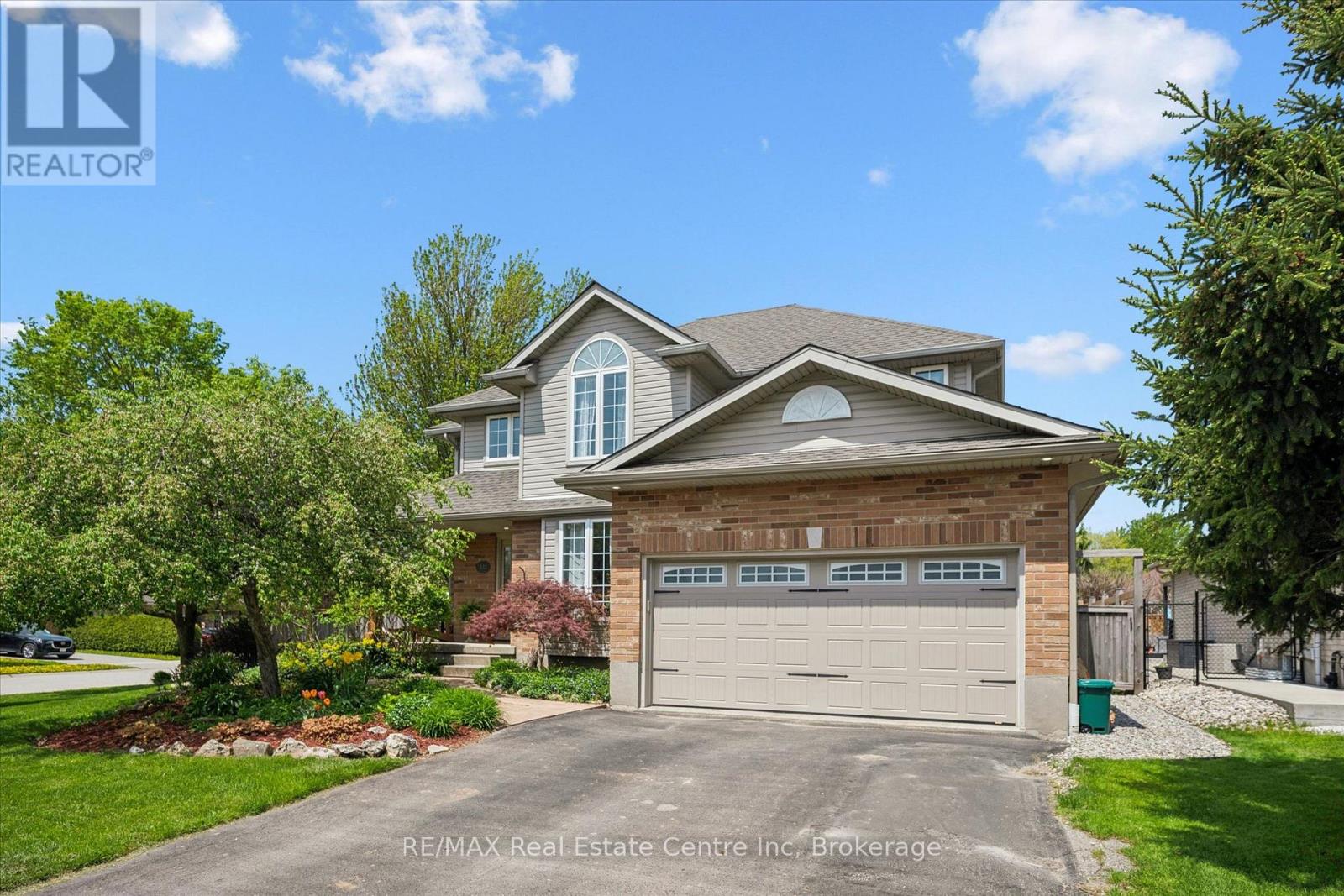 332 DANIEL CRESCENT - Image 2