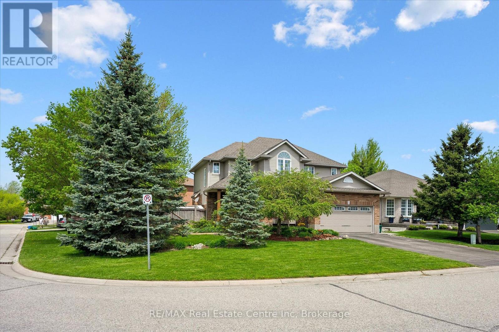 332 DANIEL CRESCENT - Image 3