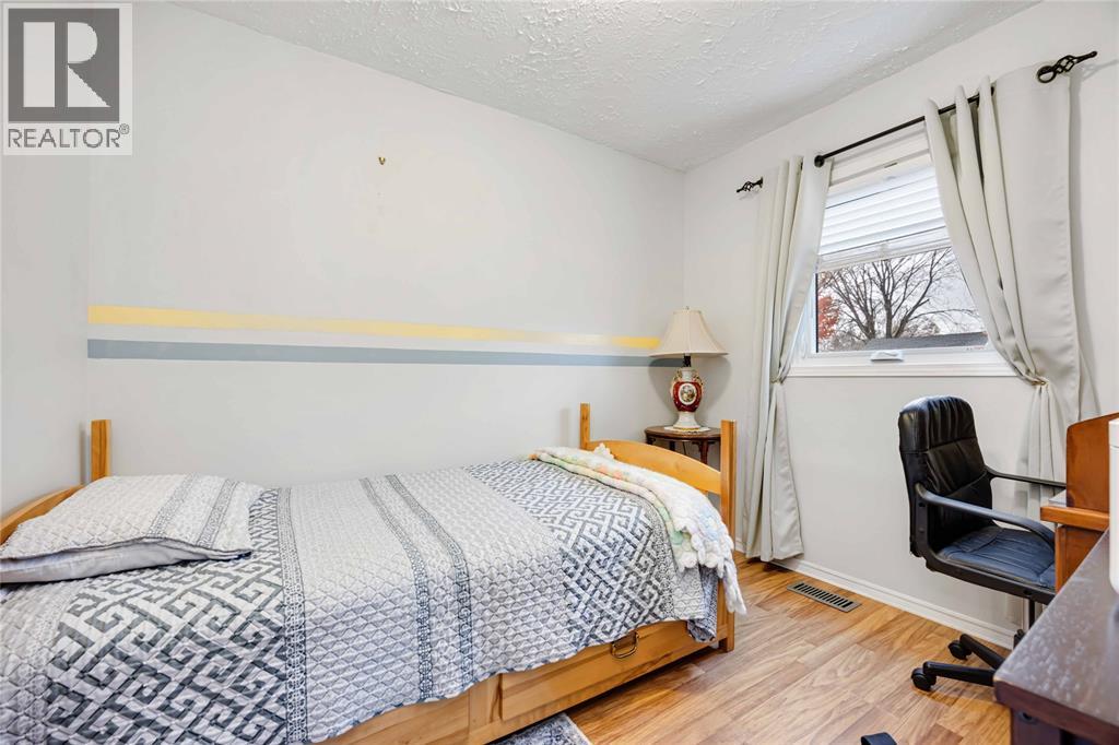 399 Mitton STREET South, Sarnia, Ontario, N7T3E8 — Photo 14