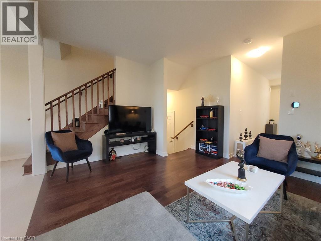 186 LILAC Circle, Caledonia, Ontario, N3W0H5 — Photo 5