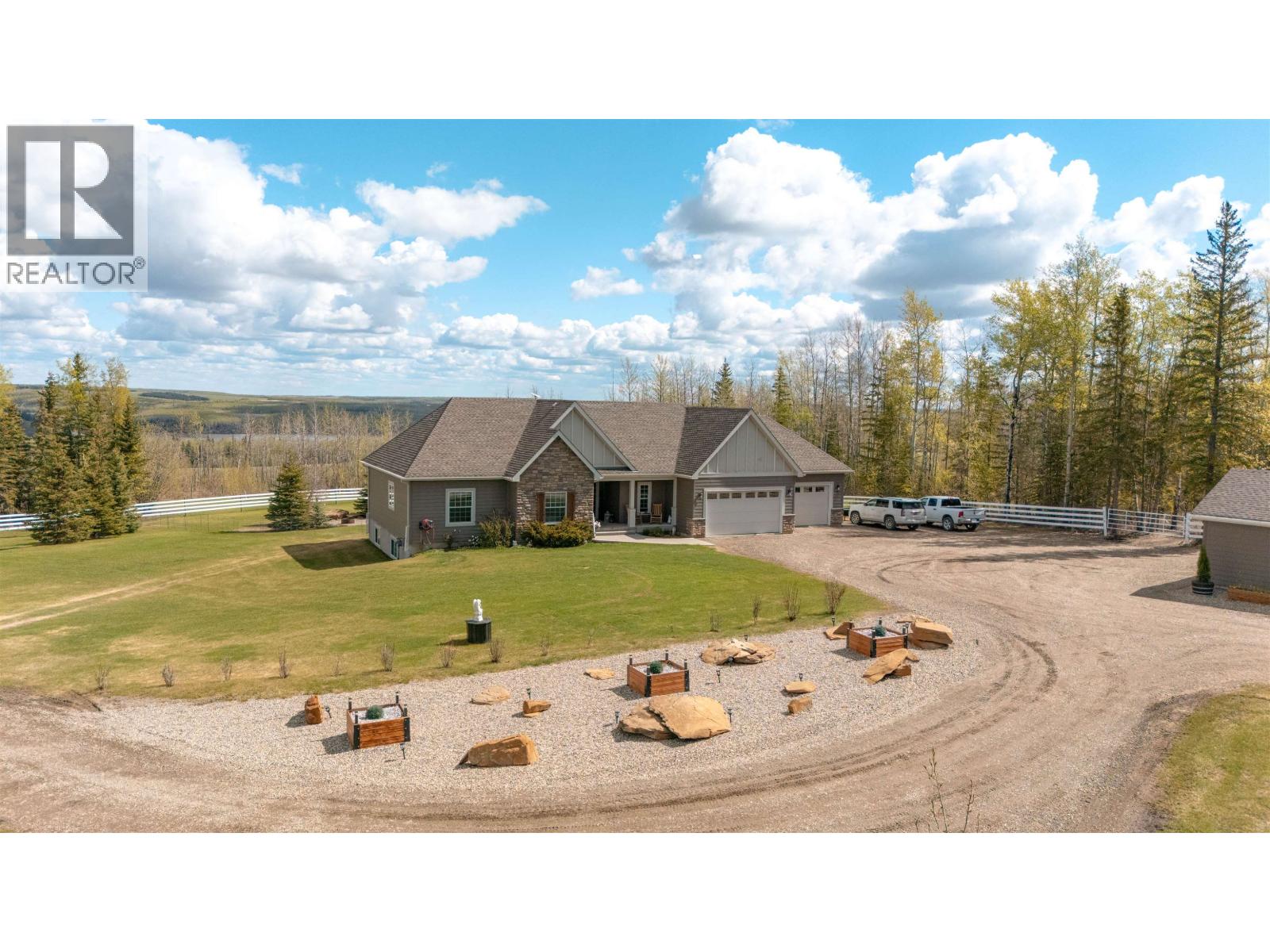 13816 CARDINAL ROAD, Charlie Lake