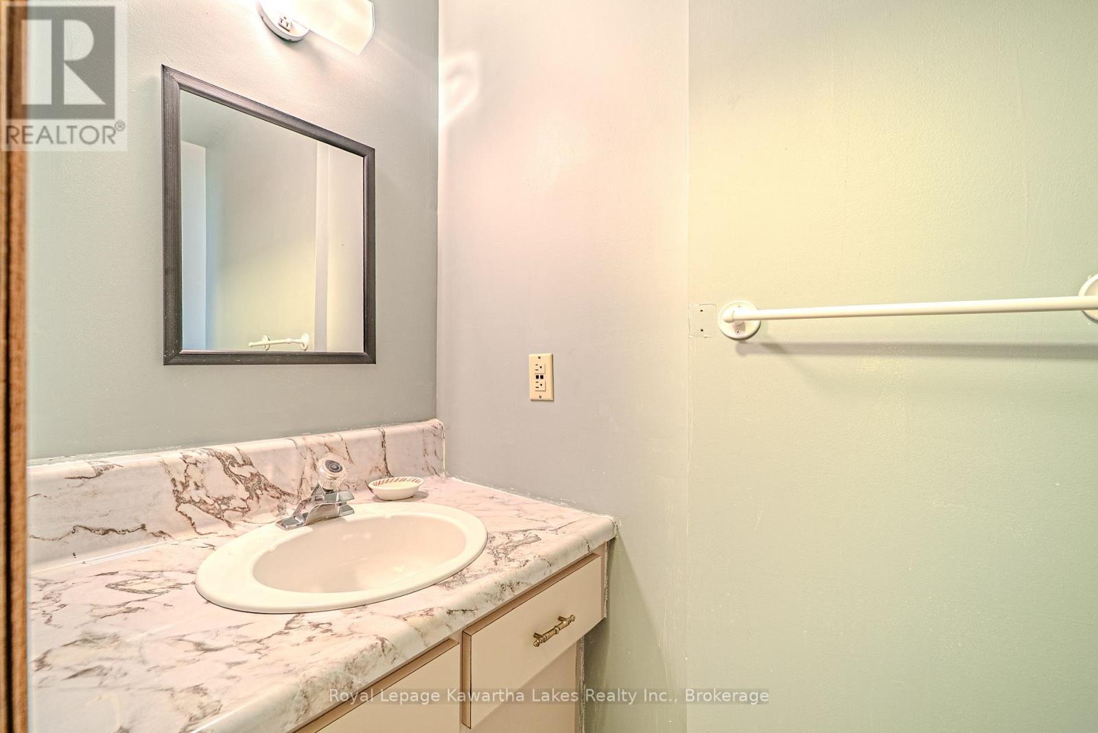 199 MARY STREET W - 22