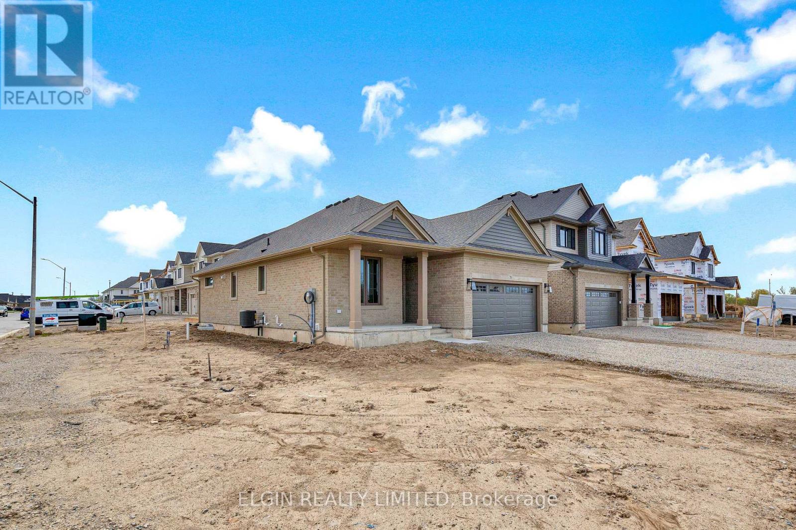 79 HEMLOCK CRESCENT - Image 2