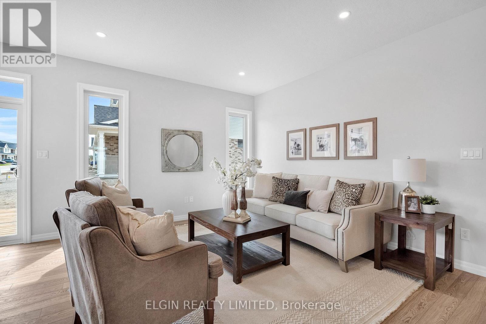 79 HEMLOCK CRESCENT - 22