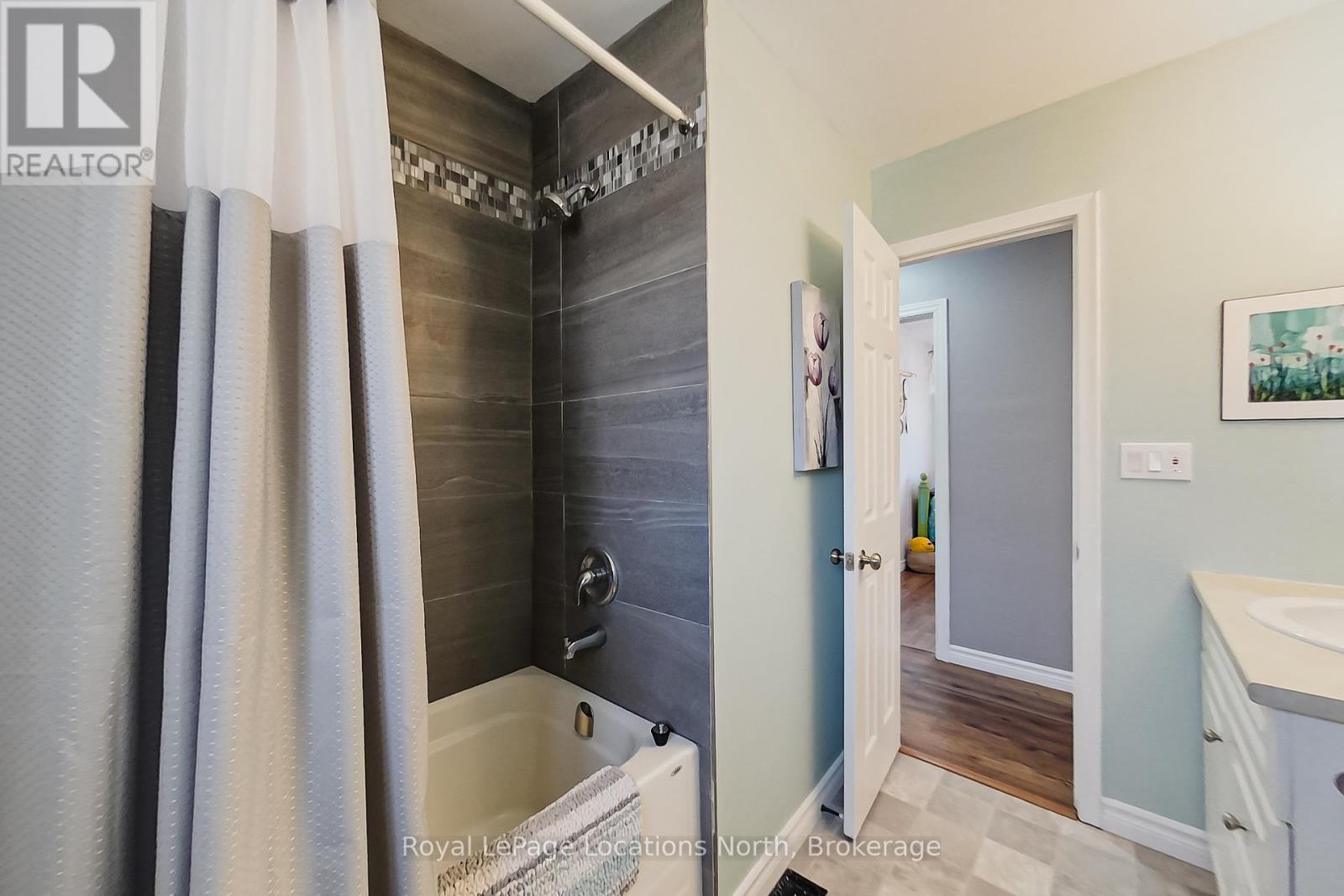 223 GRAHAM STREET - 21