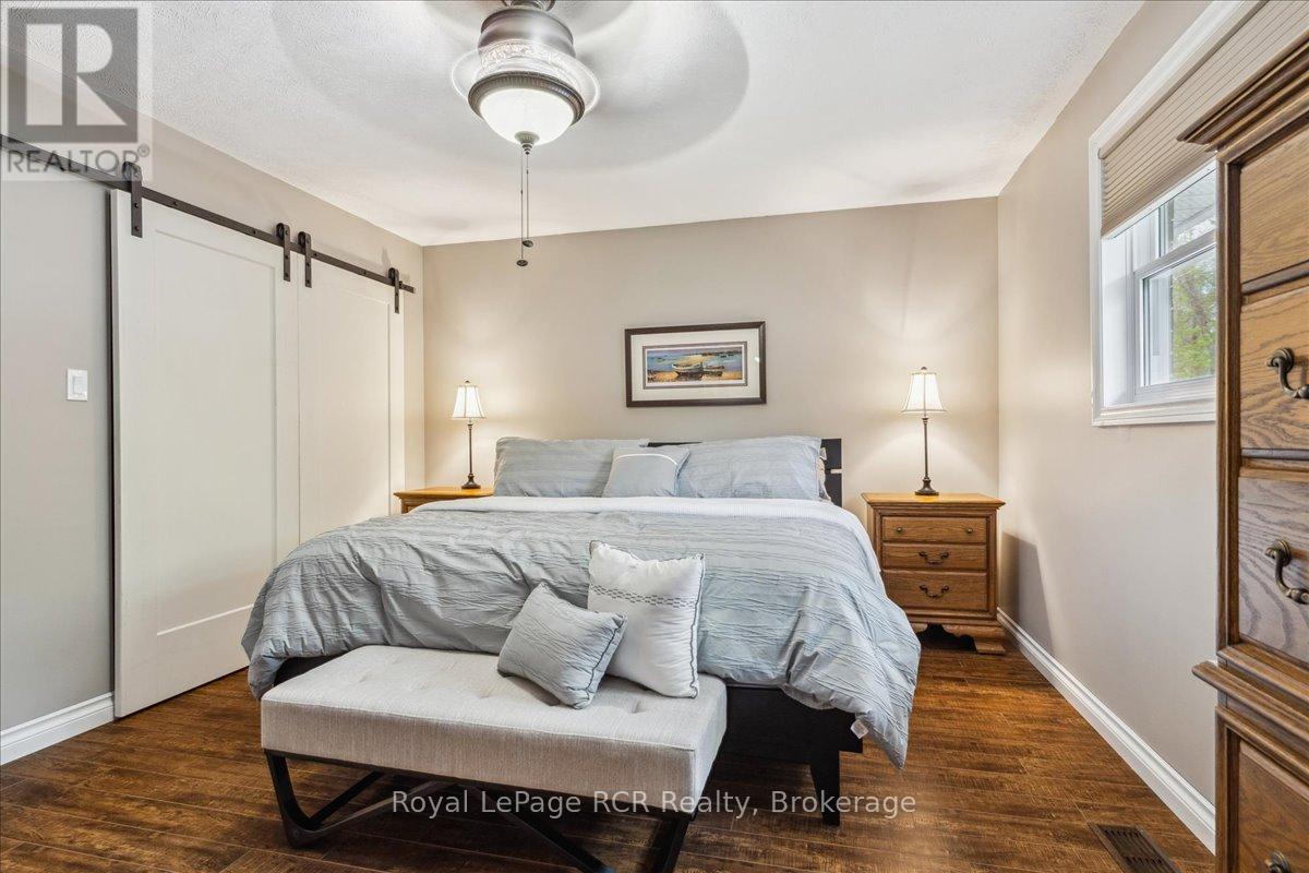 103488 GREY 18 ROAD - 31