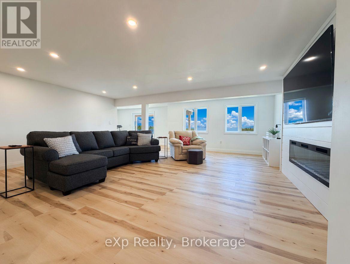 11 NOECKERVILLE HILL DRIVE - 21