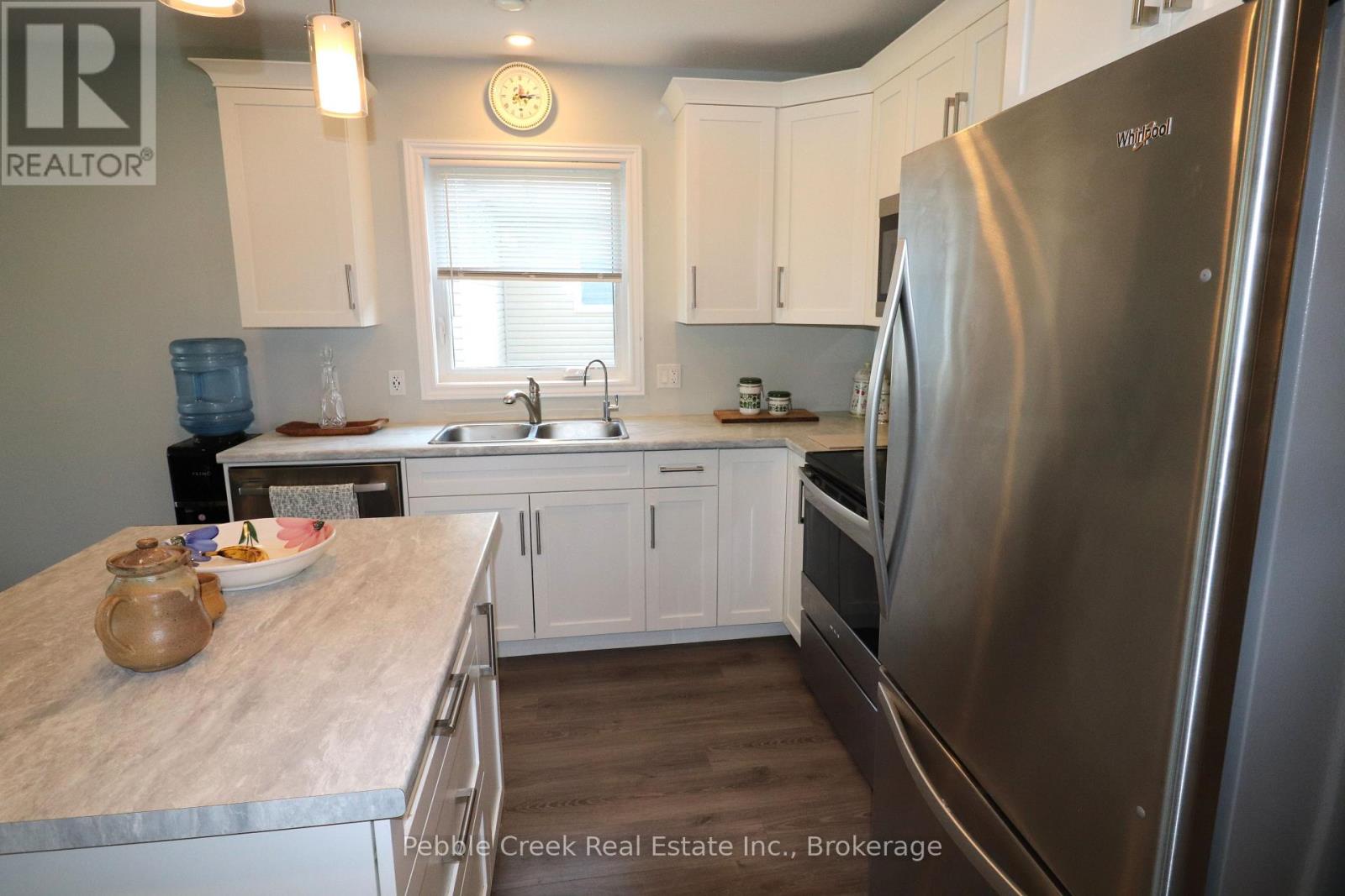 2 HIGHVIEW STREET - 12