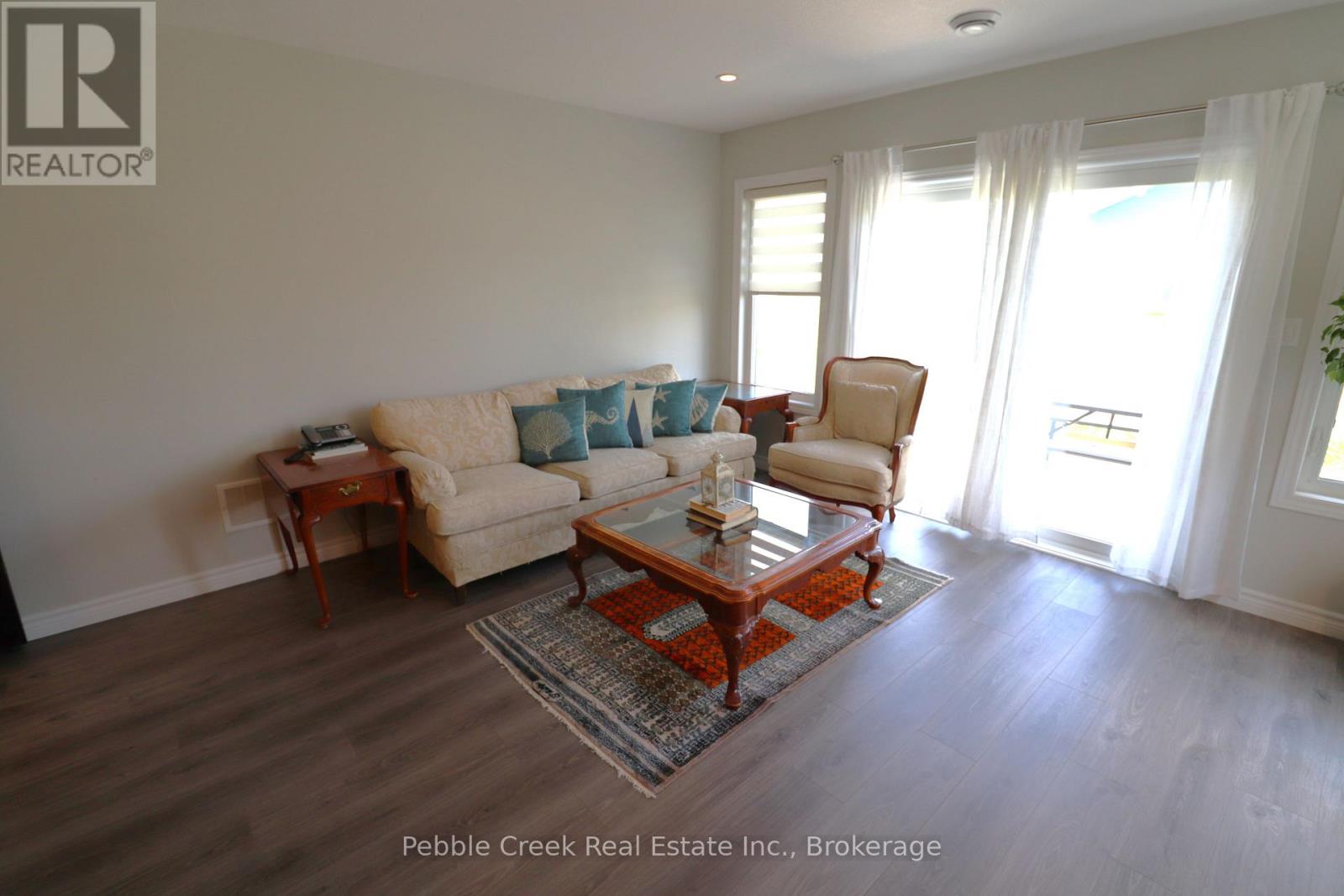 2 HIGHVIEW STREET - 18