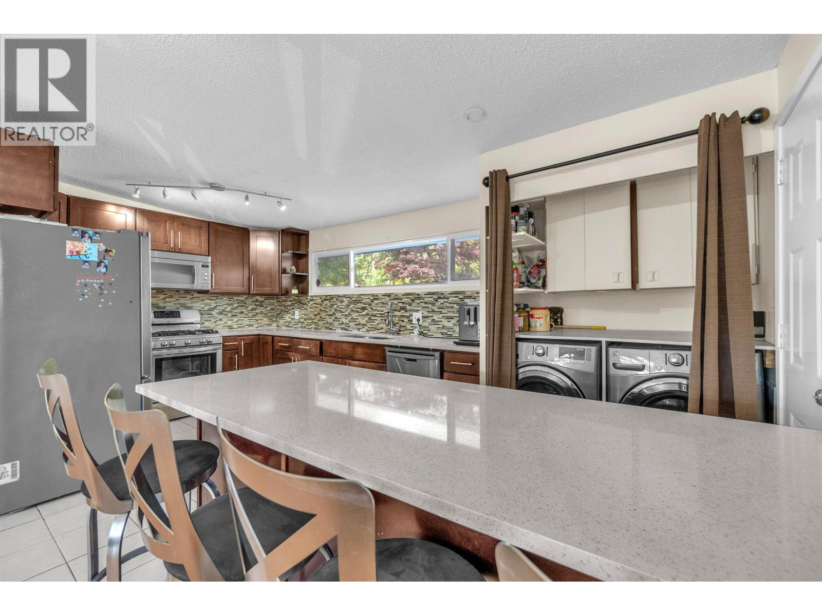 693 PLYMOUTH DRIVE, North Vancouver