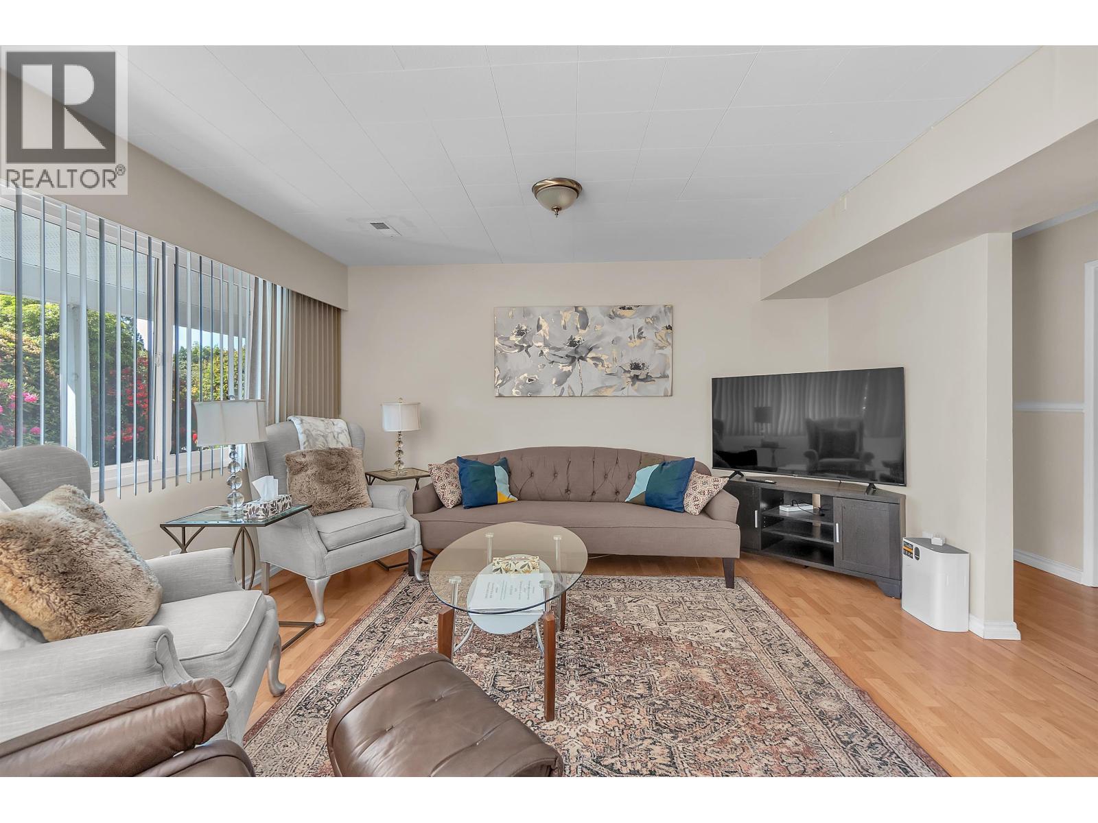 693 PLYMOUTH DRIVE, North Vancouver