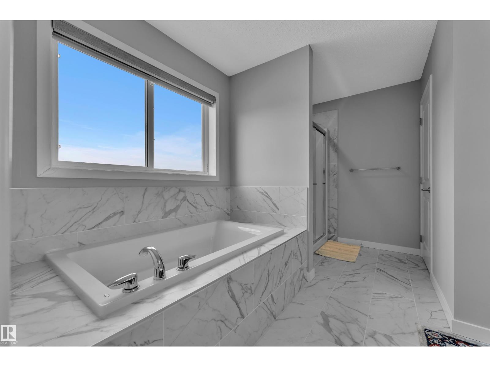 4135 HAWTHORN CT SW - 33