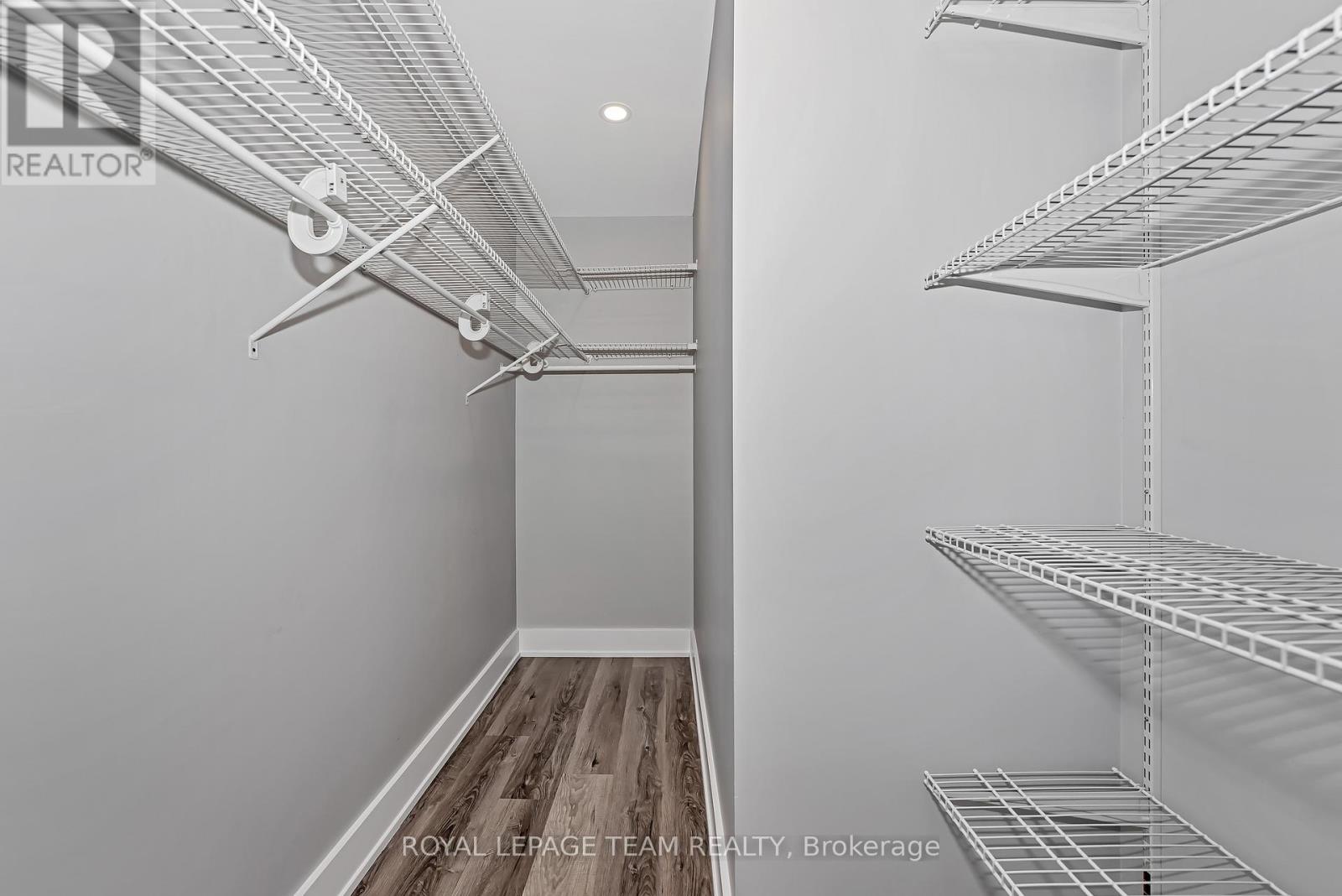 12 LARGO CRESCENT - 18