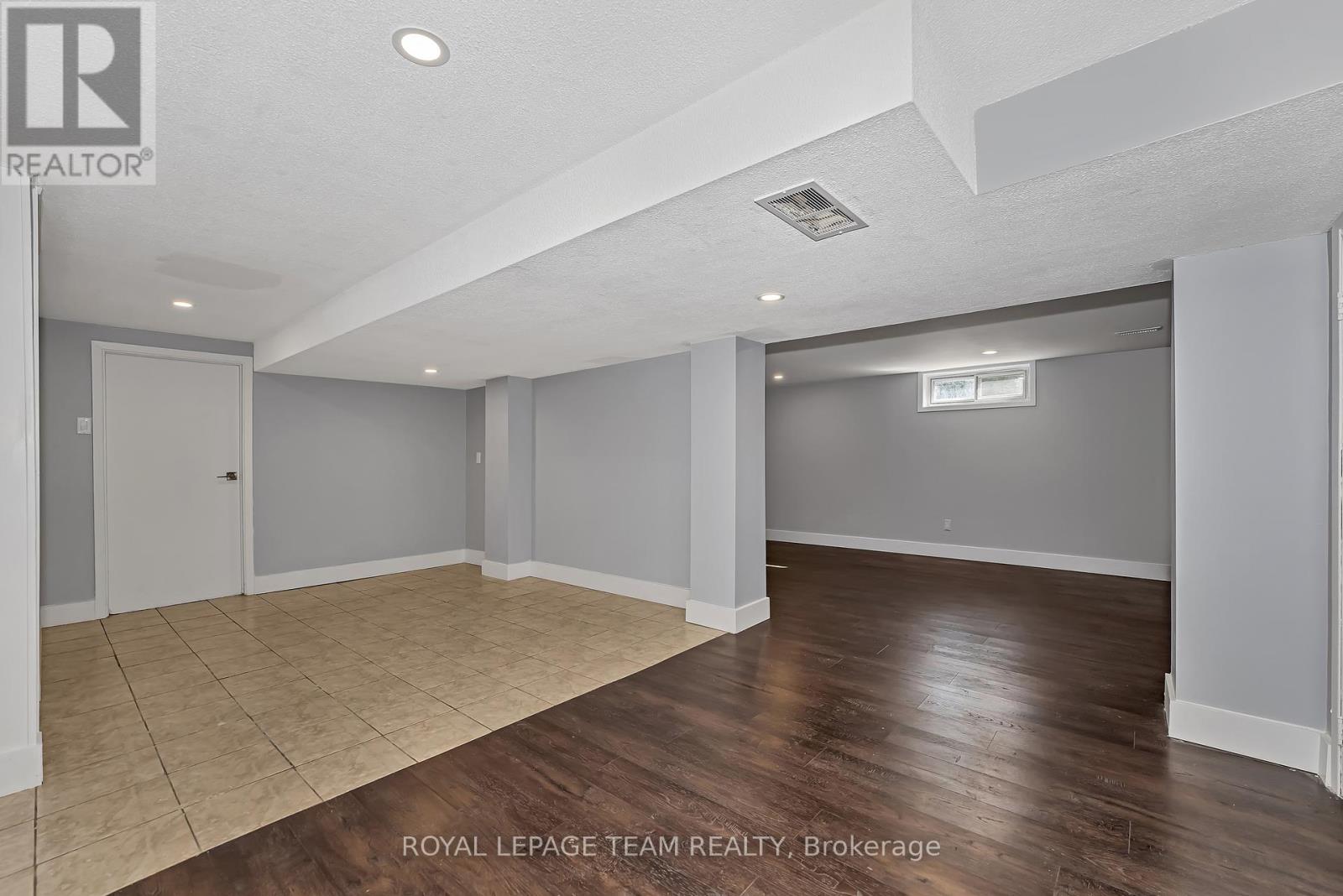 12 LARGO CRESCENT - 27
