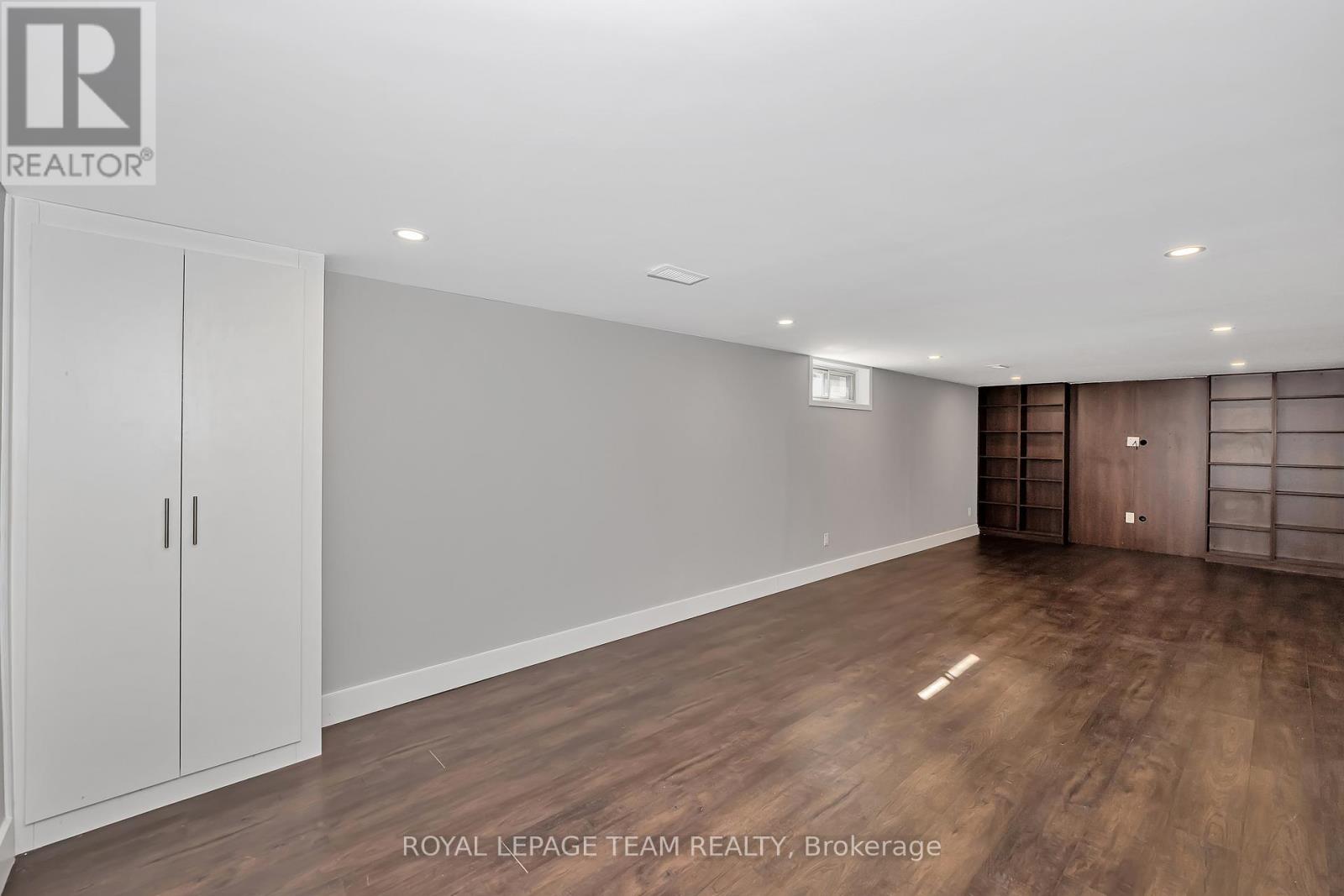 12 LARGO CRESCENT - 30