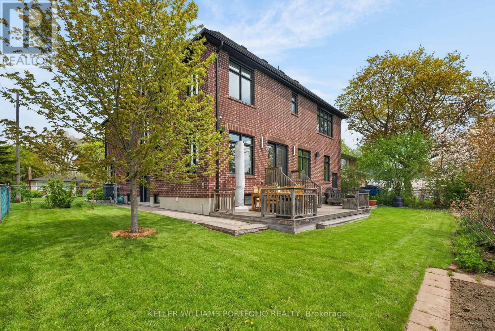 9 BAINTREE EAST STREET - 45