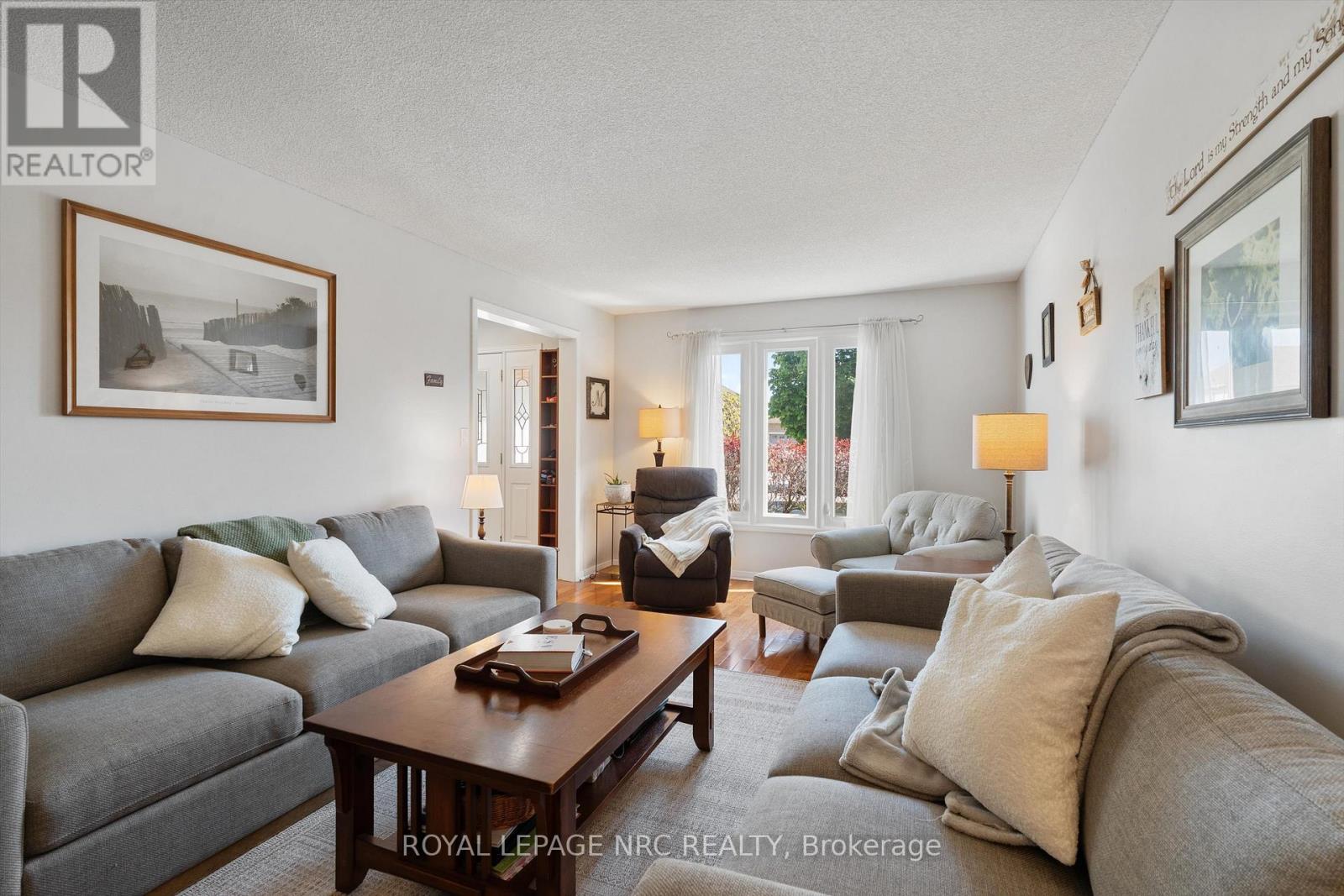 13 CRYSLER CRESCENT - 19